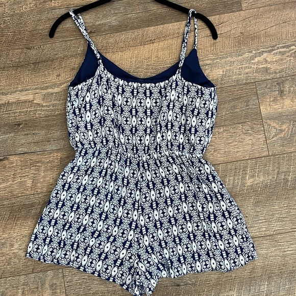 EUC Charlotte Russe Romper - Picture 2 of 7